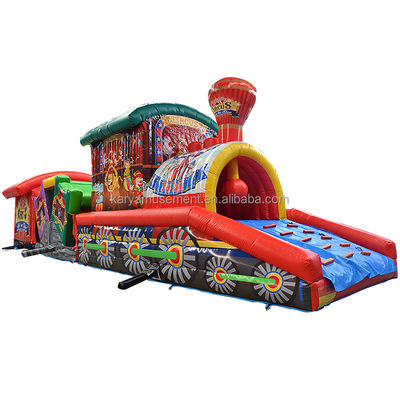 Vermaak kinderen met deze opblaasbare circus obstakelbaan in Fun City Vermaakpark