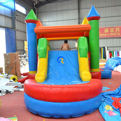 Gepersonaliseerde kleur Commerciële kwaliteit PVC Rainbow opblaasbaar springhuis met slide combo