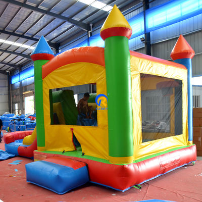 Gepersonaliseerde kleur Commerciële kwaliteit PVC Rainbow opblaasbaar springhuis met slide combo