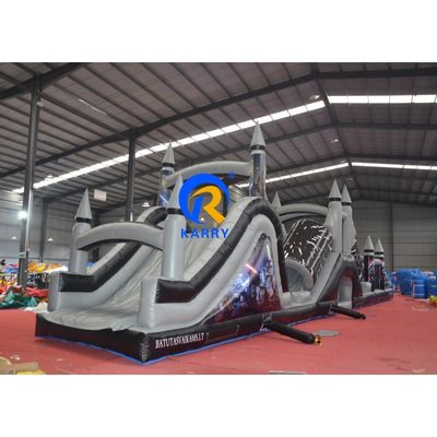 Kenmerken PORTABLE Zwarte en grijze opblaasbare hindernisbaan met blazer 18x3.5m aangepast