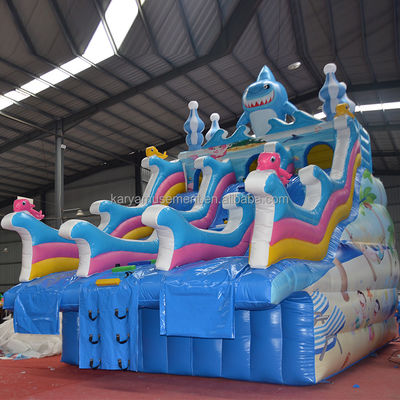 Opblaasbare zwembadglijbanen voor kinderen Dubbele baan Haaienontwerp Commerciële PVC-waterglijbaan