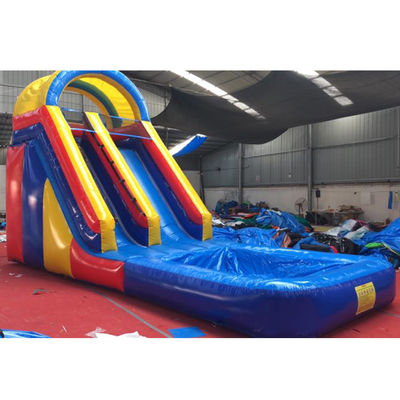 EN14960 Gecertificeerde populaire opblaasbare waterglijcombo met dipcurve en wildsplash