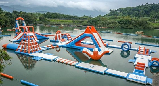 Buitenopblaasbaar waterpark zeer groot waterplezierpark voor volwassenen en kinderen