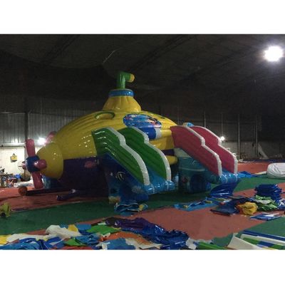 Persoonlijke kleur Kasteelkoepel opblaasbaar waterpark Onderzeeër Water mobiel landpark