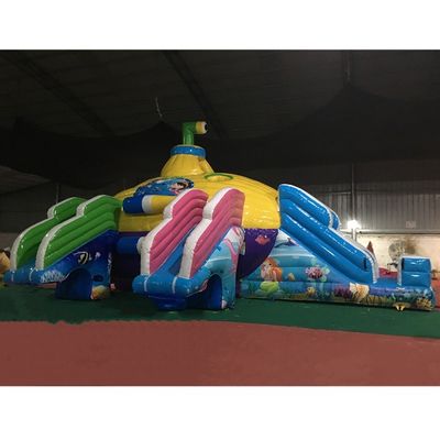 Persoonlijke kleur Kasteelkoepel opblaasbaar waterpark Onderzeeër Water mobiel landpark