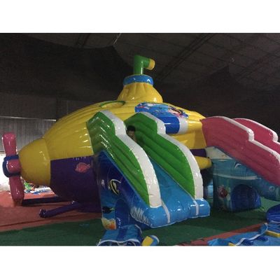 Persoonlijke kleur Kasteelkoepel opblaasbaar waterpark Onderzeeër Water mobiel landpark