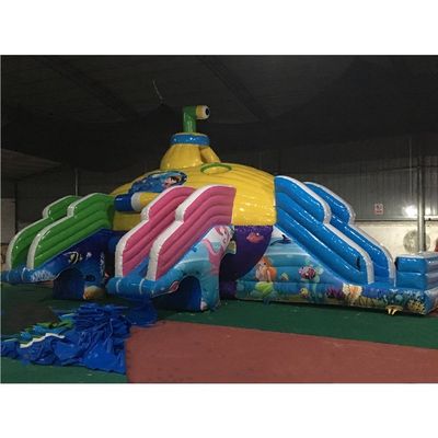 Persoonlijke kleur Kasteelkoepel opblaasbaar waterpark Onderzeeër Water mobiel landpark