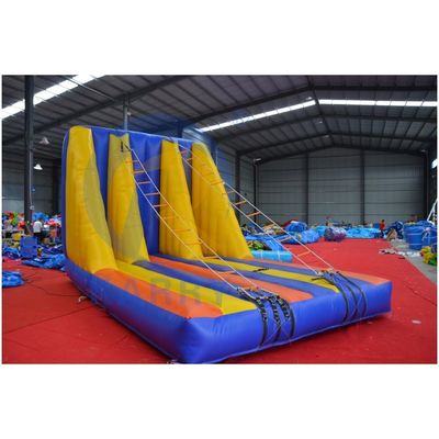 Buiten speeltuin Activiteiten opblaasbare heuvel klimmuurgame voor teambuilding