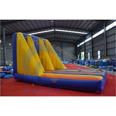 Buiten speeltuin Activiteiten opblaasbare heuvel klimmuurgame voor teambuilding