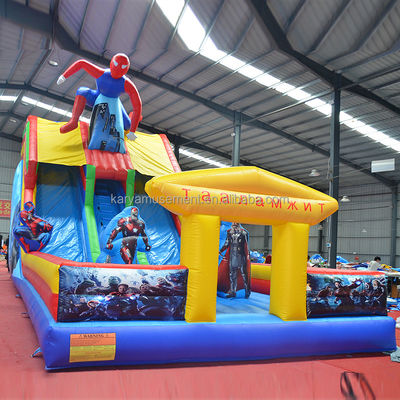 Opblaasbare Spiderman-slide Populaire waterglijbaan met twee banen voor grote speeltuinen