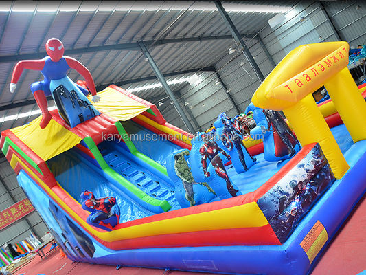 Opblaasbare Spiderman-slide Populaire waterglijbaan met twee banen voor grote speeltuinen
