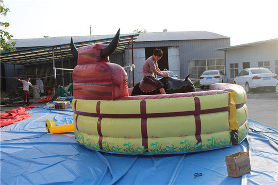 Draagbare opblaasbare mechanische rodeo stier voor pretpark Spanning en avontuur