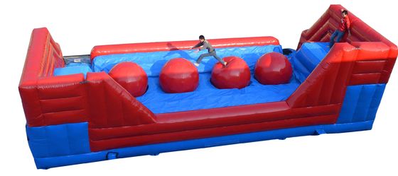 Grote ballen opblaasbare Wipeout Course aangepaste obstakelbaan uitrusting voor volwassenen