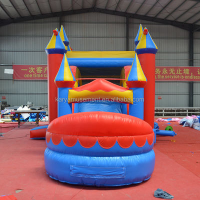 Commercieel Macaron-thema opblaasbaar springhuis met glijbaan en blazer