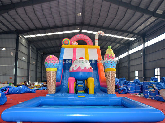 Commerciële partij Huur waterglijbaan met kinderbad in ijsroze