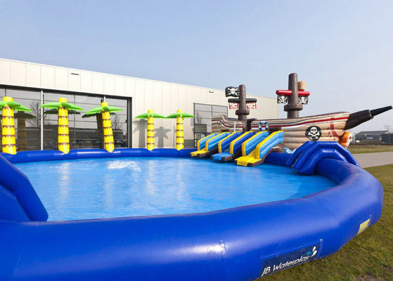 Gepersonaliseerde kleur water glijbaan opblaasbaar zwembad voor piratenschip opblaasbaar waterpark