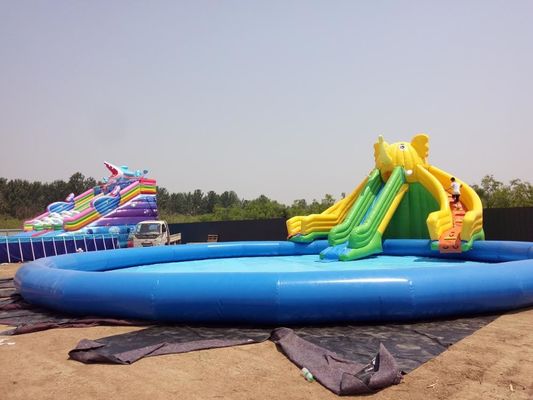 Ontwerp van duurzame opblaasbare waterslide en zwembad voor kinderentertainment
