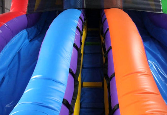 Vermaakpark Essentiële Grote PVC Rainbow Funhuose Opblaasbare natte en droge glijbaan
