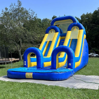 Grote kinderen Splash Pool Fun PVC Double Lane Waterglijbaan opblaasbaar met aangepaste grootte