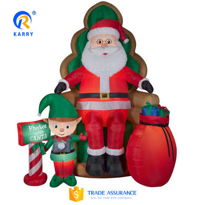 Kerstdecoratie met Spiderman-ontwerp en rood/wit kleurenschema