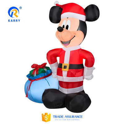 Kerstdecoratie met Spiderman-ontwerp en rood/wit kleurenschema