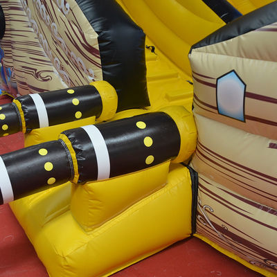 Gepersonaliseerde kleur Commerciële opblaasbare natte en droge glijbaan springkasteel voor feestverhuur