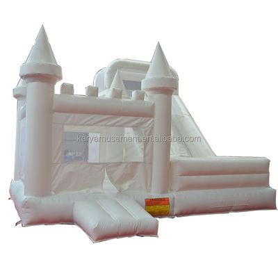Gepersonaliseerd logo Acceptabel binnenshuis springkasteel voor kinderen PVC wit opblaasbaar kasteel