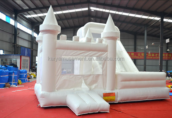 Gepersonaliseerd logo Acceptabel binnenshuis springkasteel voor kinderen PVC wit opblaasbaar kasteel