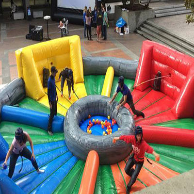 Laat het plezier los met menselijke bungee running en hongerige nijlpaarden chow down opblaasbaar spel