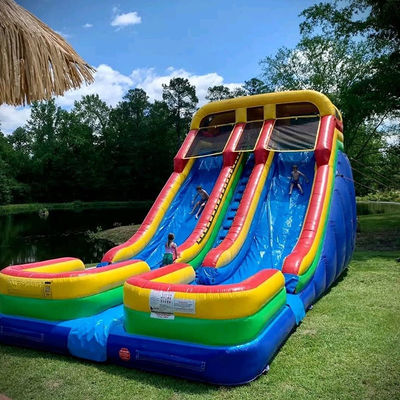 0.55mm PVC Tarpaulin Dual Pool Waterglijbaan opblaasbaar voor 5-10 rijders en extra groot