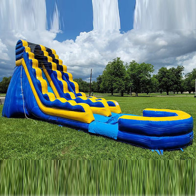 Grote commerciële opblaasbare waterslide met zwembad in geel gestreepte ontwerp