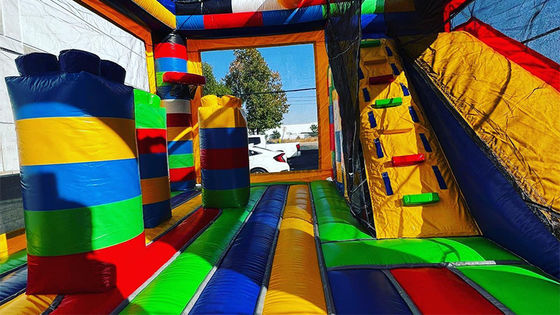 Indoor en outdoor entertainment PVC bouwstenen opblaasbaar springkasteel voor feesten