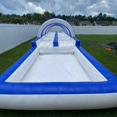 Gepersonaliseerde kleurwaterglijbaan opblaasbaar met groot waterbad 12x3x3m of aangepaste grootte