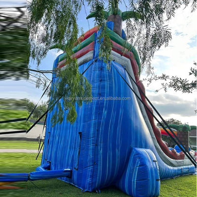 Verlengde dubbele glijbaan Rode opwindende opblaasbare combo springkasteel voor waterpark
