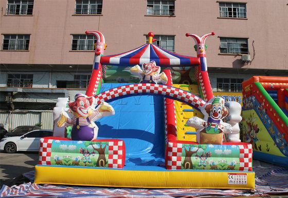 Commerciële opblaasbare droge glijbaan met aangepast logo Carnaval Circus Clown Jump Glijbaan