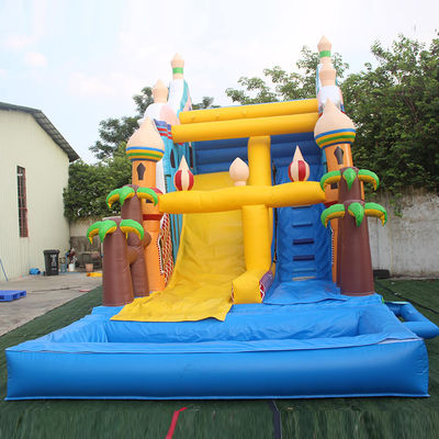 Maximale capaciteit 100-500 kg opblaasbaar kasteel met natte glijbaan voor indoor water zwembad combo