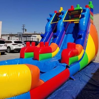 Klantgrootte Fancy opblaasbare waterglijbaan met brede glijbaan en waterbad