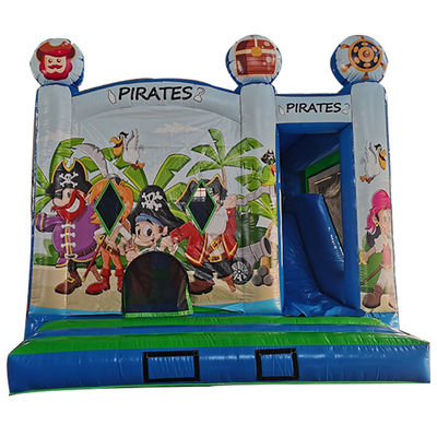 Gepersonaliseerde kleur Commercieel PVC Piraten thema opblaasbaar springkasteel met droge glijbaan