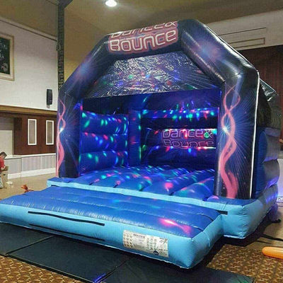 14 jaar op maat Mini opblaasbare trampoline kasteel met glijbaan aangepaste kleur