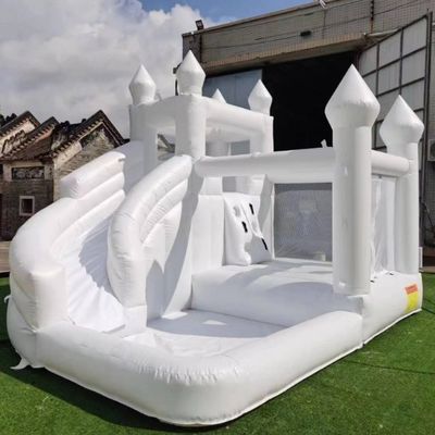 CE/EN71/EN14960 Gecertificeerde PVC-witte opblaasbare uitsmijter voor speeltuinen en feestjes