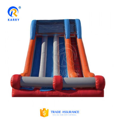 Kinderen pretpark grote opblaasbare waterglijbaan met zwembad maat