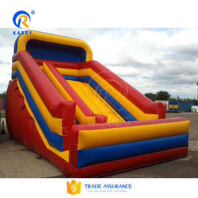 Grote opblaasbare springglijbanen voor buiten met aangepaste grootte en PVC-doekmateriaal