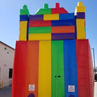 5-10 Passagiers Opblaasbaar waterglijbaanverhuur met regenboog zwembad en glijbaanpakket