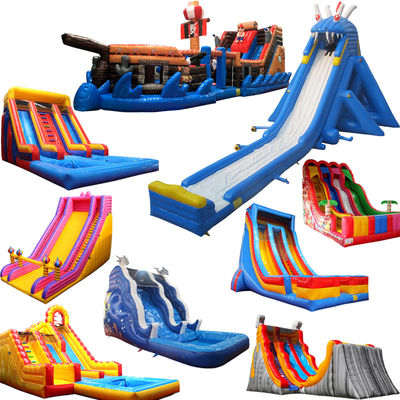 Draagbare opblaasbare waterslide met zwembad De perfecte zomeractiviteit