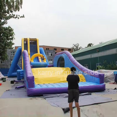 Grote opblaasbare drop kick glijbaan voor volwassenen pvc materiaal gepersonaliseerde selectie