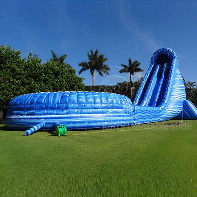 De opwinding van je leven met onze 32ft hoge cyclone opblaasbare zwembad glijbaan
