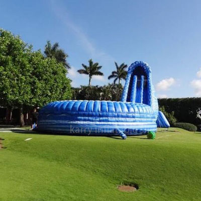 De opwinding van je leven met onze 32ft hoge cyclone opblaasbare zwembad glijbaan