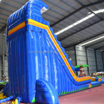 De opwinding van je leven met onze 32ft hoge cyclone opblaasbare zwembad glijbaan
