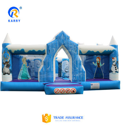 Buitenopblaasbaar springhuis met waterslide