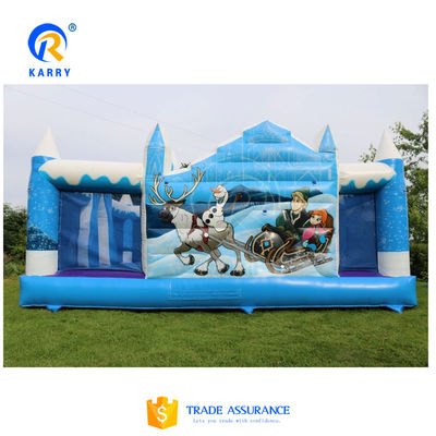 Buitenopblaasbaar springhuis met waterslide